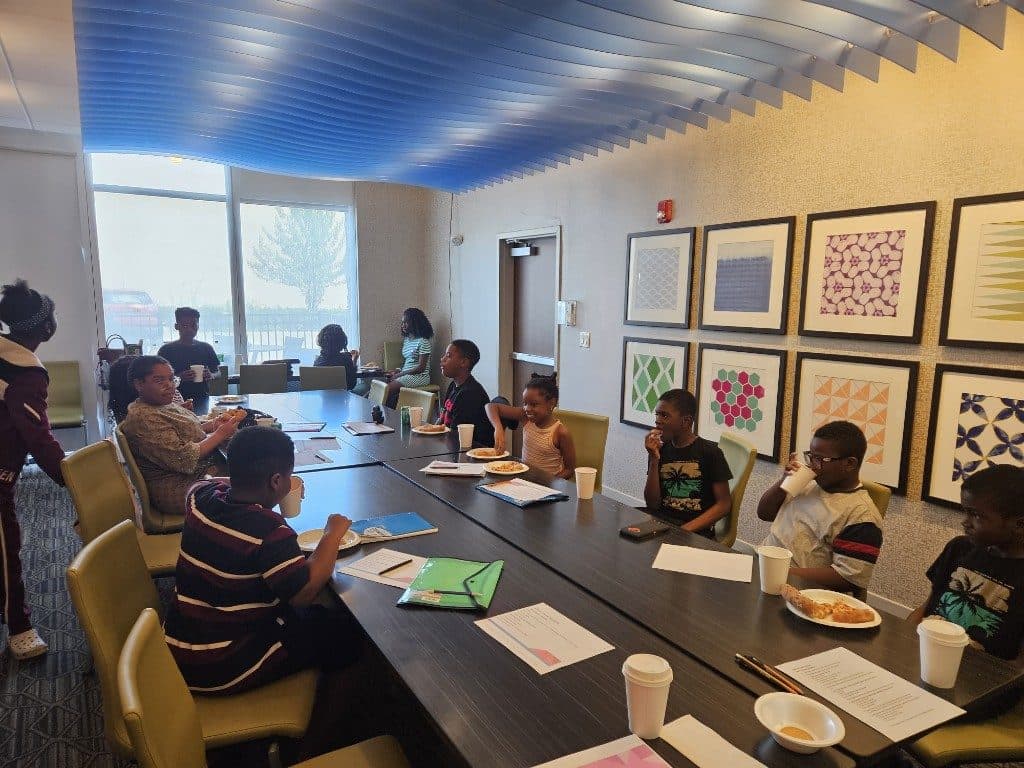 WLIF mentees sharing a meal during a SmartStart session